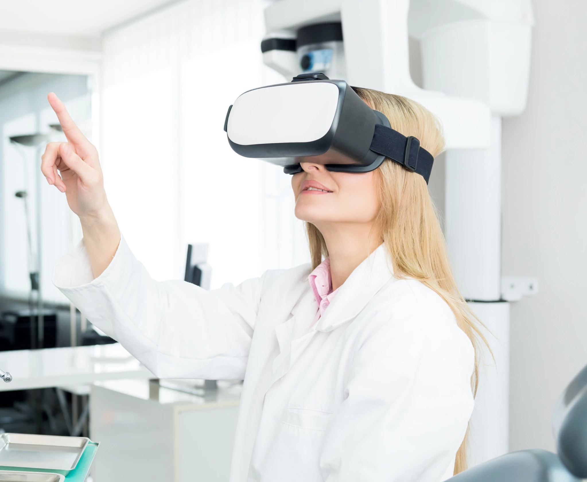 woman with VR glasses in the medical field